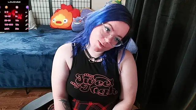 Snapshot of KiraSpitQueen chatting on 01.10.25 KiraSpitQueen online show from 01.10.25