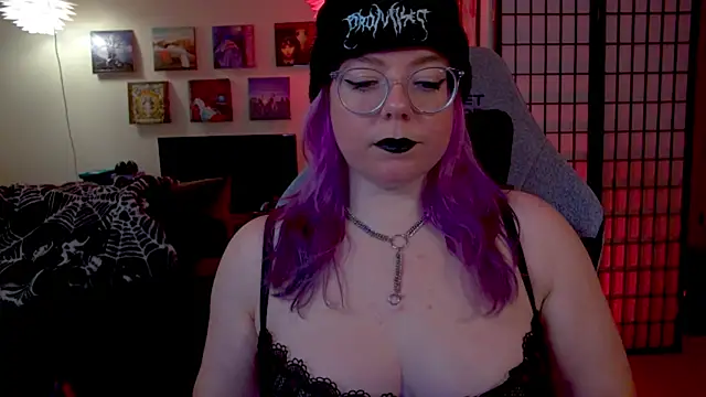 KiraSpitQueen online show from 02.01.26