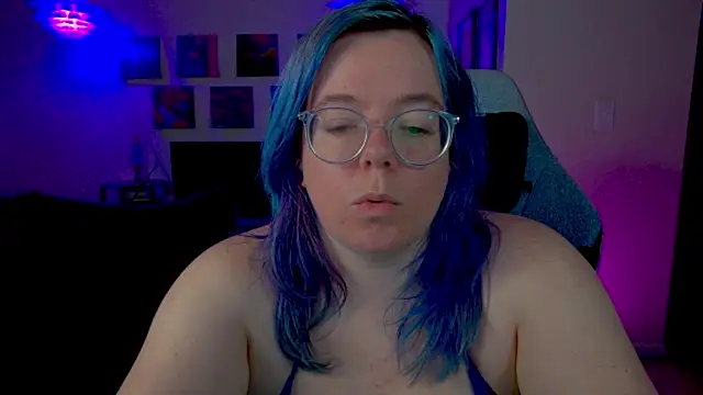 Snapshot of KiraSpitQueen chatting on 06.24.26 KiraSpitQueen online show from 06.24.26