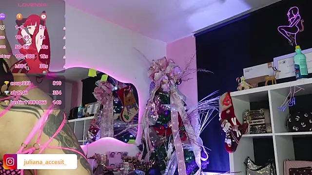 Snapshot of caroline_cossei chatting on 12.21.24 caroline cossei online show from 12.21.24