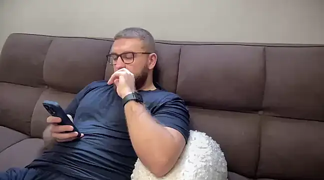 Snapshot of Bear_bear_ chatting on 12.26.24 Bear bear online show from 12.26.24