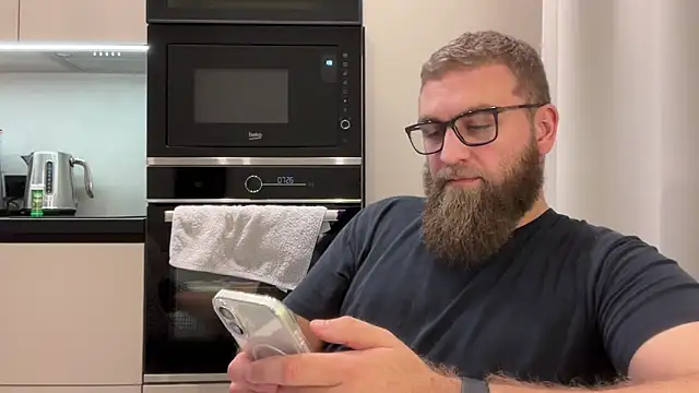 Bear bear  online show from 12.21.25