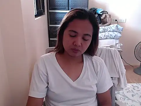 xTheLastVIRGINx online show from 11.18.25