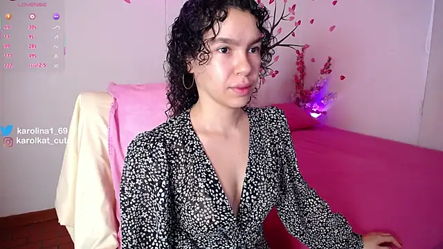 Karolina 1 online show from 10.27.25