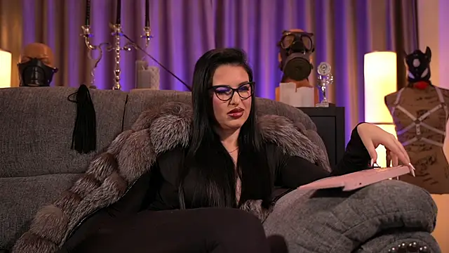 Snapshot of kelly_kent chatting on 01.01.25 kelly kent online show from 01.01.25