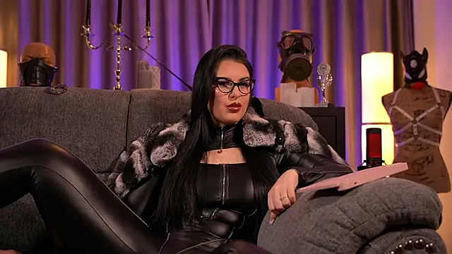 Snapshot of kelly_kent chatting on 01.06.25 kelly kent online show from 01.06.25