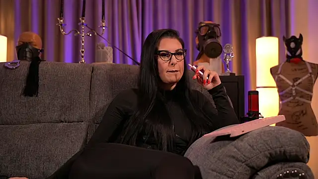 Snapshot of kelly_kent chatting on 01.10.25 kelly kent online show from 01.10.25