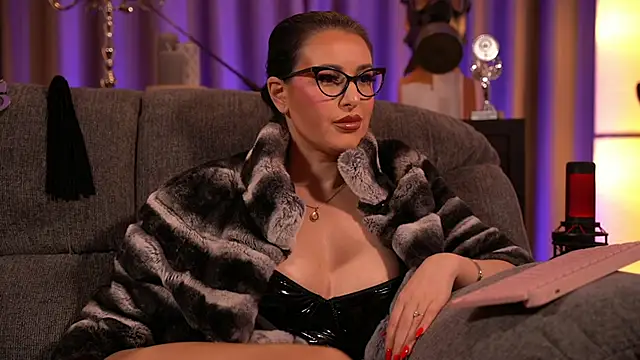 Snapshot of kelly_kent chatting on 01.25.25 kelly kent online show from 01.25.25