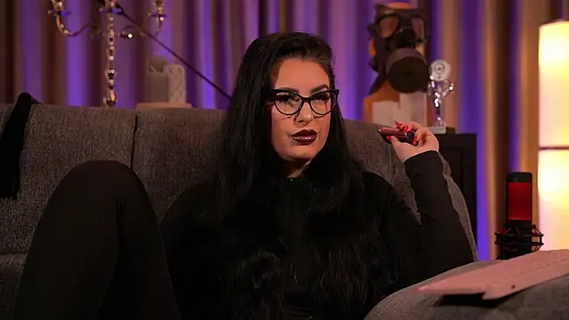 Snapshot of kelly_kent chatting on 01.28.25 kelly kent online show from 01.28.25