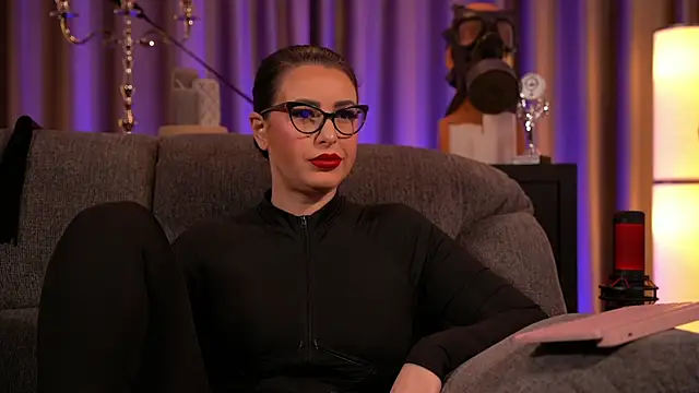 Snapshot of kelly_kent chatting on 02.01.25 kelly kent online show from 02.01.25