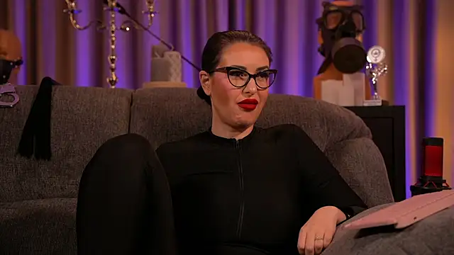 Snapshot of kelly_kent chatting on 02.07.25 kelly kent online show from 02.07.25