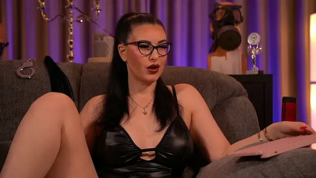 Snapshot of kelly_kent chatting on 02.15.25 kelly kent online show from 02.15.25