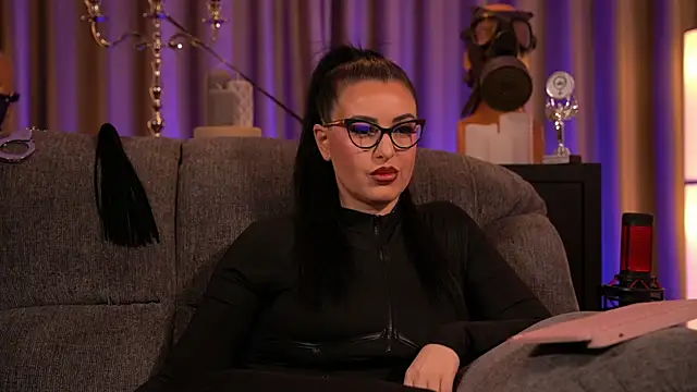 Snapshot of kelly_kent chatting on 02.16.25 kelly kent online show from 02.16.25