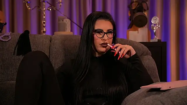 Snapshot of kelly_kent chatting on 02.19.25 kelly kent online show from 02.19.25