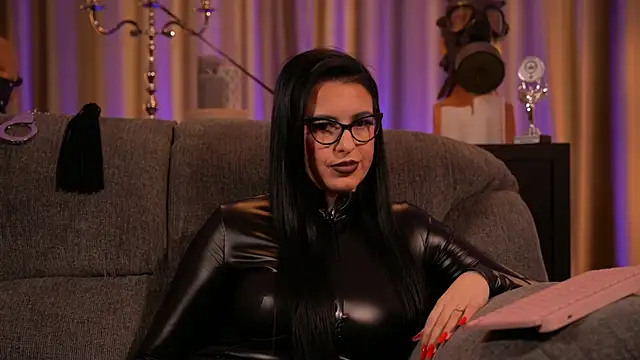 Snapshot of kelly_kent chatting on 02.22.25 kelly kent online show from 02.22.25