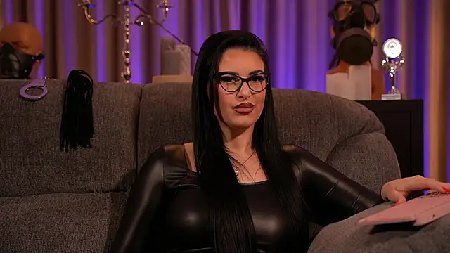 Snapshot of kelly_kent chatting on 02.25.25 kelly kent online show from 02.25.25