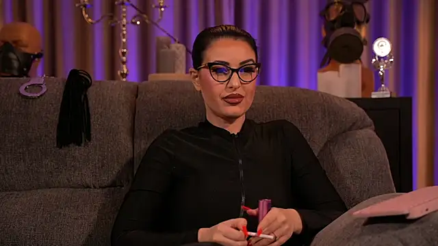 Snapshot of kelly_kent chatting on 02.28.25 kelly kent online show from 02.28.25