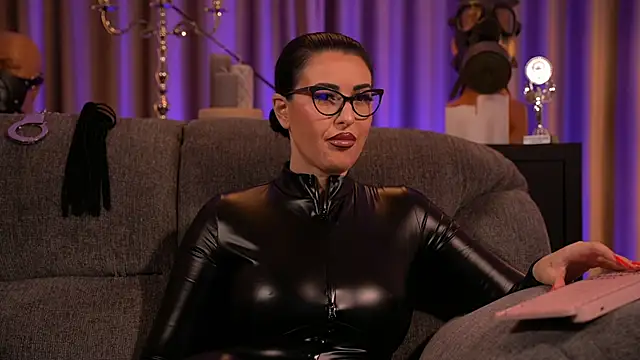 Snapshot of kelly_kent chatting on 02.28.25 kelly kent online show from 02.28.25