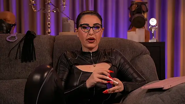 Snapshot of kelly_kent chatting on 03.02.25 kelly kent online show from 03.02.25