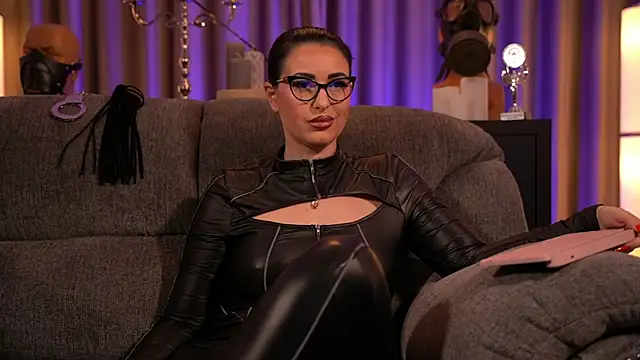 Snapshot of kelly_kent chatting on 03.02.25 kelly kent online show from 03.02.25