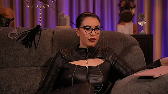 Snapshot of kelly_kent chatting on 03.09.25 kelly kent online show from 03.09.25