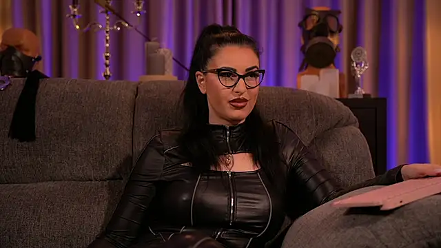 Snapshot of kelly_kent chatting on 03.17.25 kelly kent online show from 03.17.25