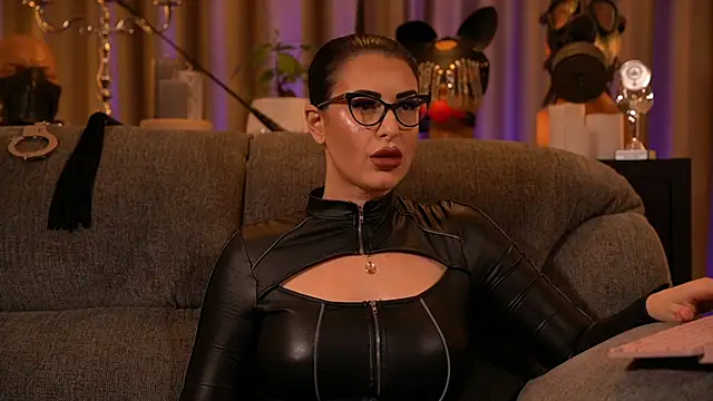 Snapshot of kelly_kent chatting on 11.04.25 kelly kent online show from 11.04.25