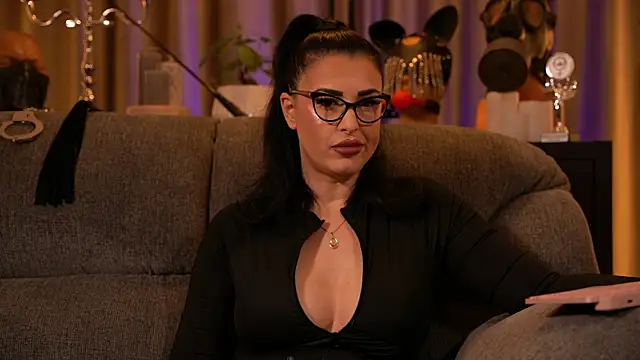 Snapshot of kelly_kent chatting on 11.07.25 kelly kent online show from 11.07.25