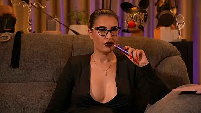 Snapshot of kelly_kent chatting on 11.14.25 kelly kent online show from 11.14.25