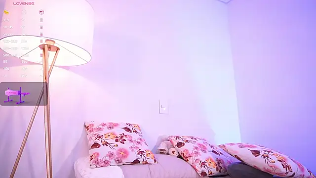 Snapshot of lara_giraldo chatting on 01.25.25 lara giraldo online show from 01.25.25