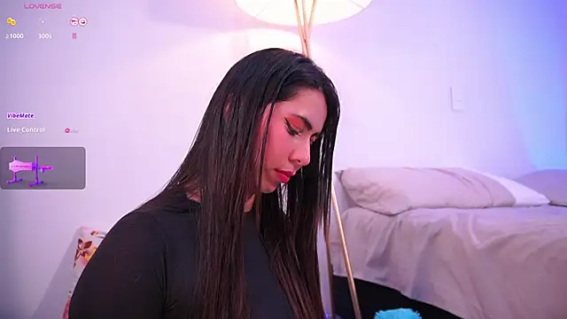 Snapshot of lara_giraldo chatting on 01.26.25 lara giraldo online show from 01.26.25