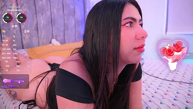 Snapshot of lara_giraldo chatting on 02.09.25 lara giraldo online show from 02.09.25