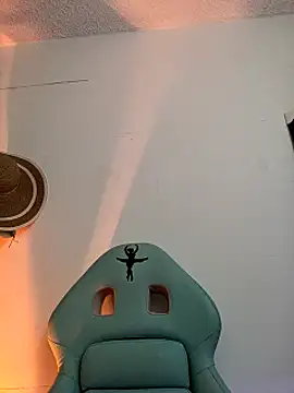 Snapshot of francesca_baker1007 chatting on 02.16.25 francesca baker1007 online show from 02.16.25