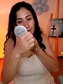 Snapshot of francesca_baker1007 chatting on 10.05.25 francesca baker1007 online show from 10.05.25