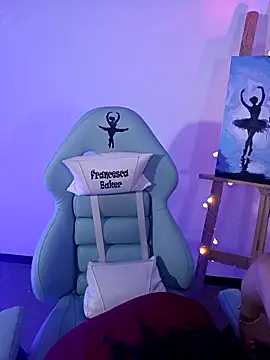 Snapshot of francesca_baker1007 chatting on 10.21.25 francesca baker1007 online show from 10.21.25