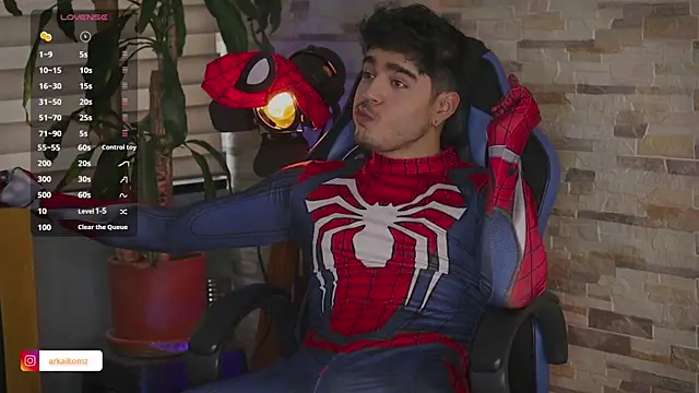 Snapshot of Arkaikomz chatting on 01.25.25 Arkaikomz online show from 01.25.25