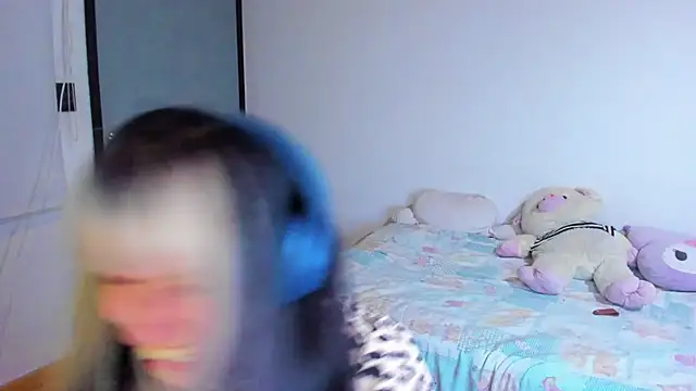 Akane-Mou online show from 12.10.24