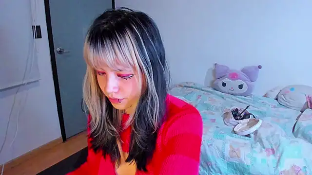 Akane-Mou online show from 12.16.24