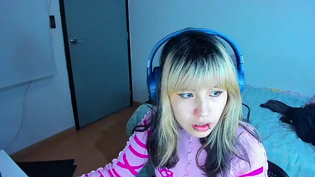 Akane-Mou online show from 12.27.24