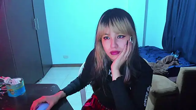 Akane-Mou online show from 01.06.25