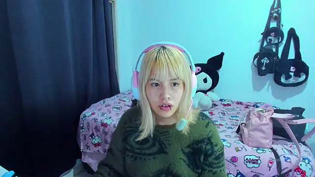 Akane-Mou online show from 11.21.25