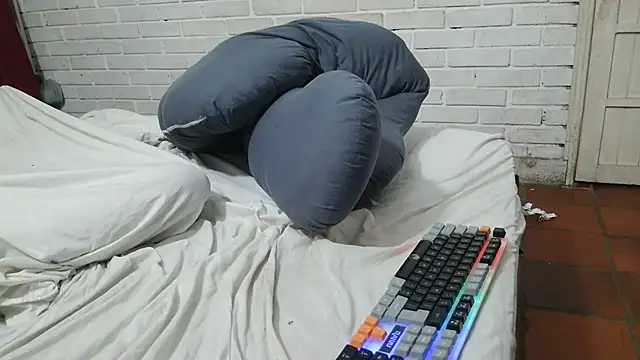 valeriaswang Lucas online show from 10.10.25