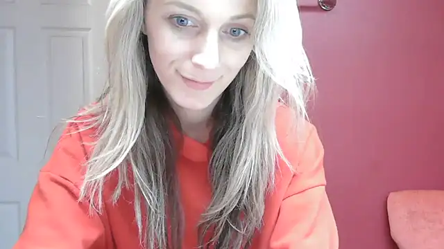 Snapshot of Heyitsmee33 chatting on 12.11.24 Heyitsmee33 online show from 12.11.24