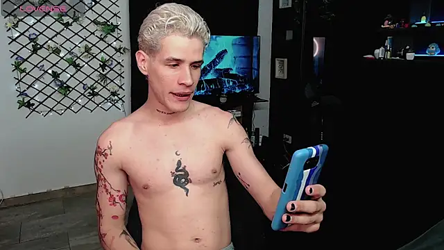 Snapshot of andybxby chatting on 01.30.25 andybxby online show from 01.30.25