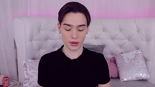 RobbyCharming online show from 02.14.25