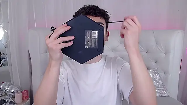 RobbyCharming online show from 09.28.25