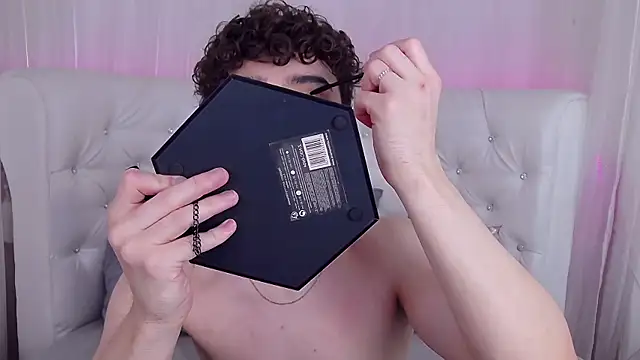 RobbyCharming online show from 11.30.25