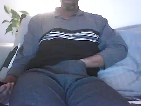 Snapshot of Malcomvs97 chatting on 12.19.24 Malcomvs97 online show from 12.19.24