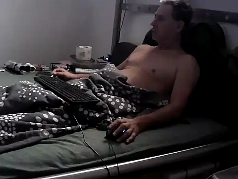 peterpaul2208 online show from 10.18.25