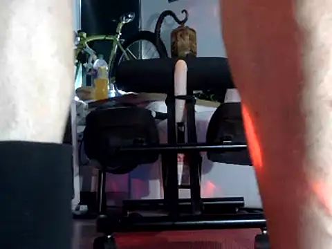 Snapshot of OSIRlS chatting on 12.16.24 OSIRlS online show from 12.16.24